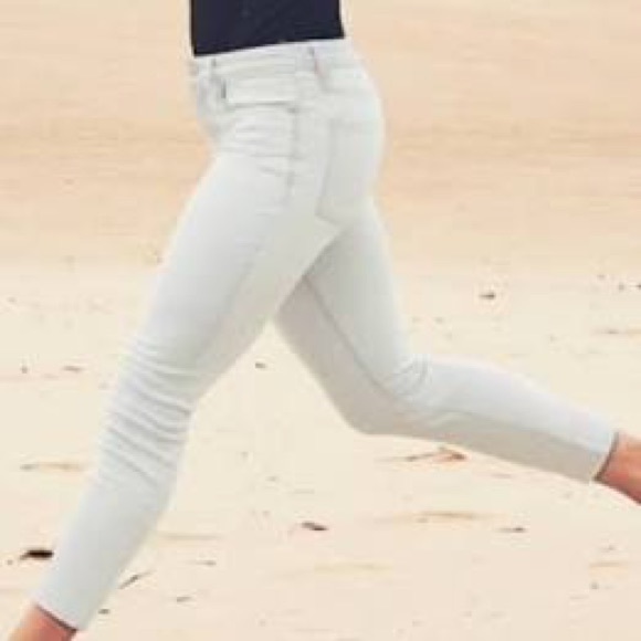 Athleta Pants - Athleta Sculptek Crop Jean EUC 0